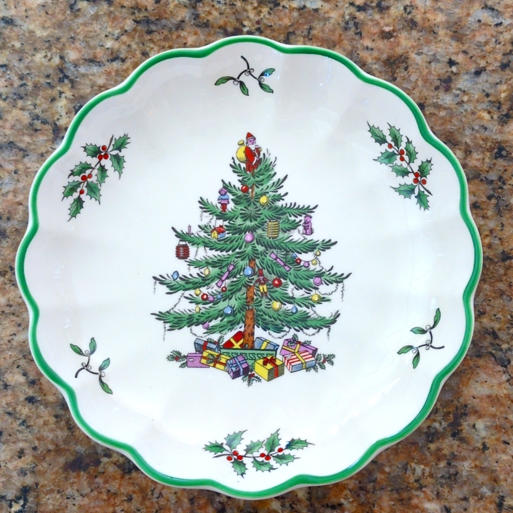 Spode fluted round dish Christmas Tree scalloped plate trinket collectible 7"